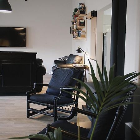 بيت شباب هوجو آند كارترز باكباكرز آند موتيل تاورانجا المظهر الخارجي الصورة The interior of a typical apartment